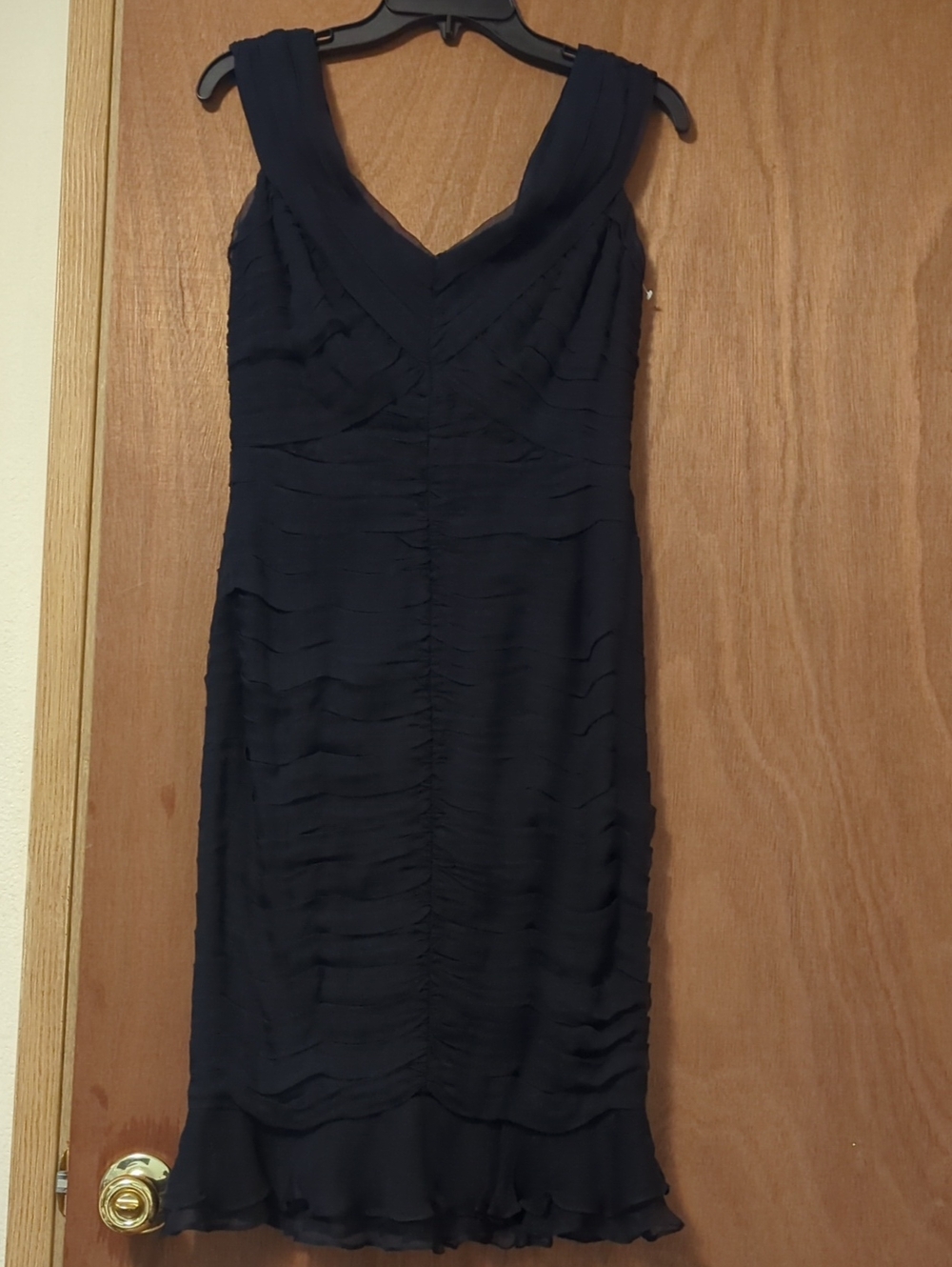 Sleeveless Navy V-Neck Ruched Midi Dress